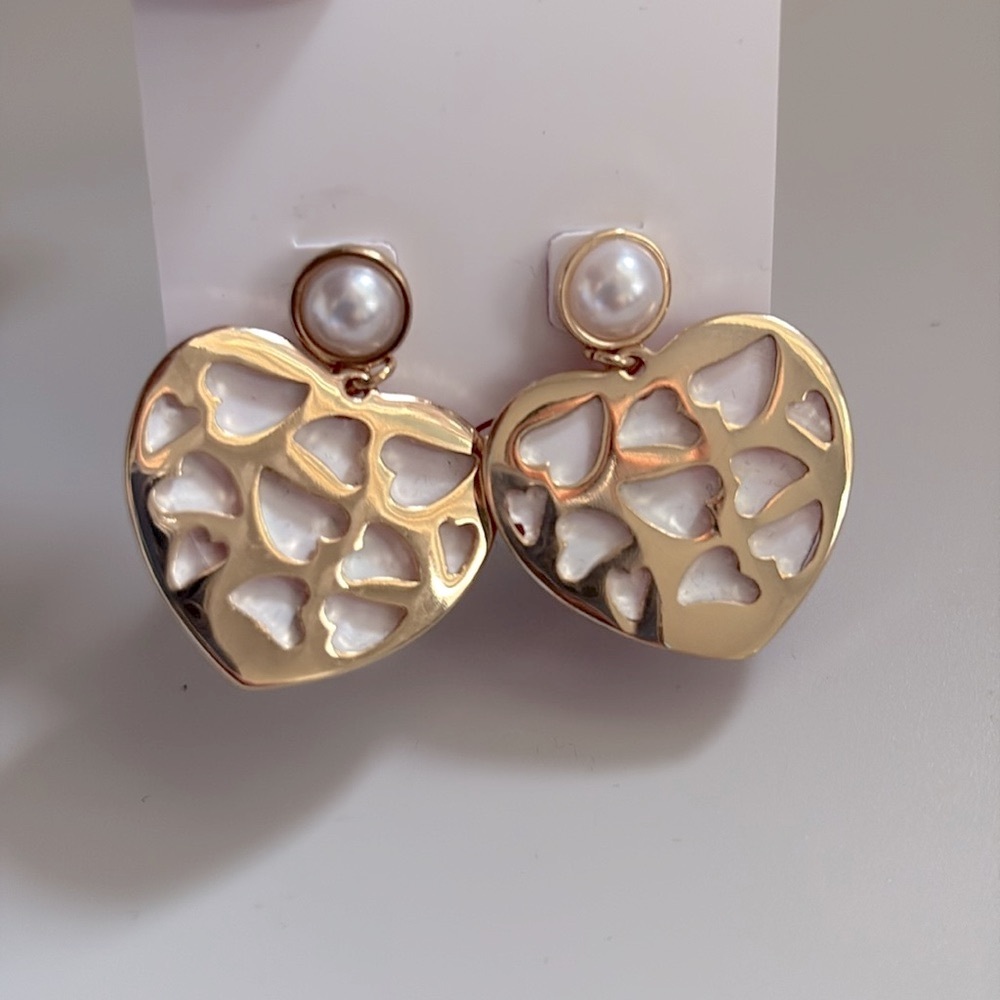 Lot of 2x NWT [Betsey Johnson] Heart Earrings & Ring Pop Keychain/Handbag Charm - Picture 11 of 16